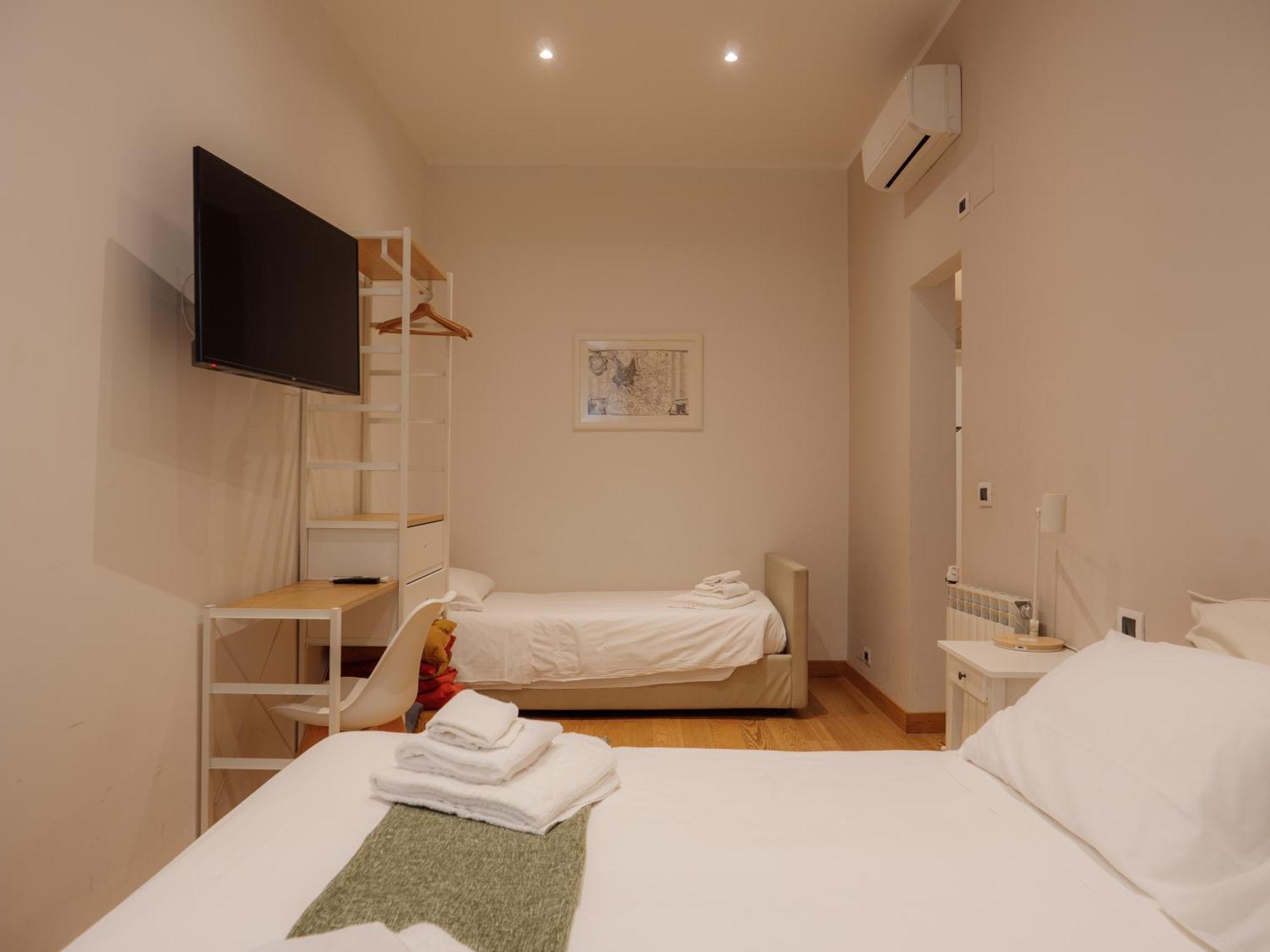 Colosseo Guest House Рим Екстериор снимка