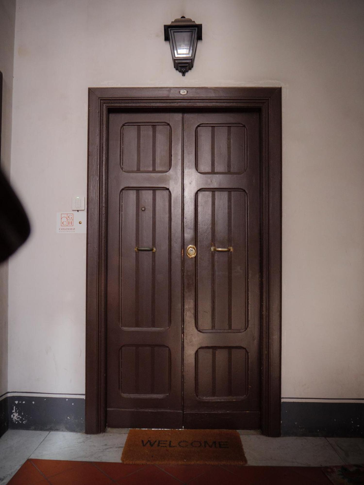 Colosseo Guest House Рим Екстериор снимка