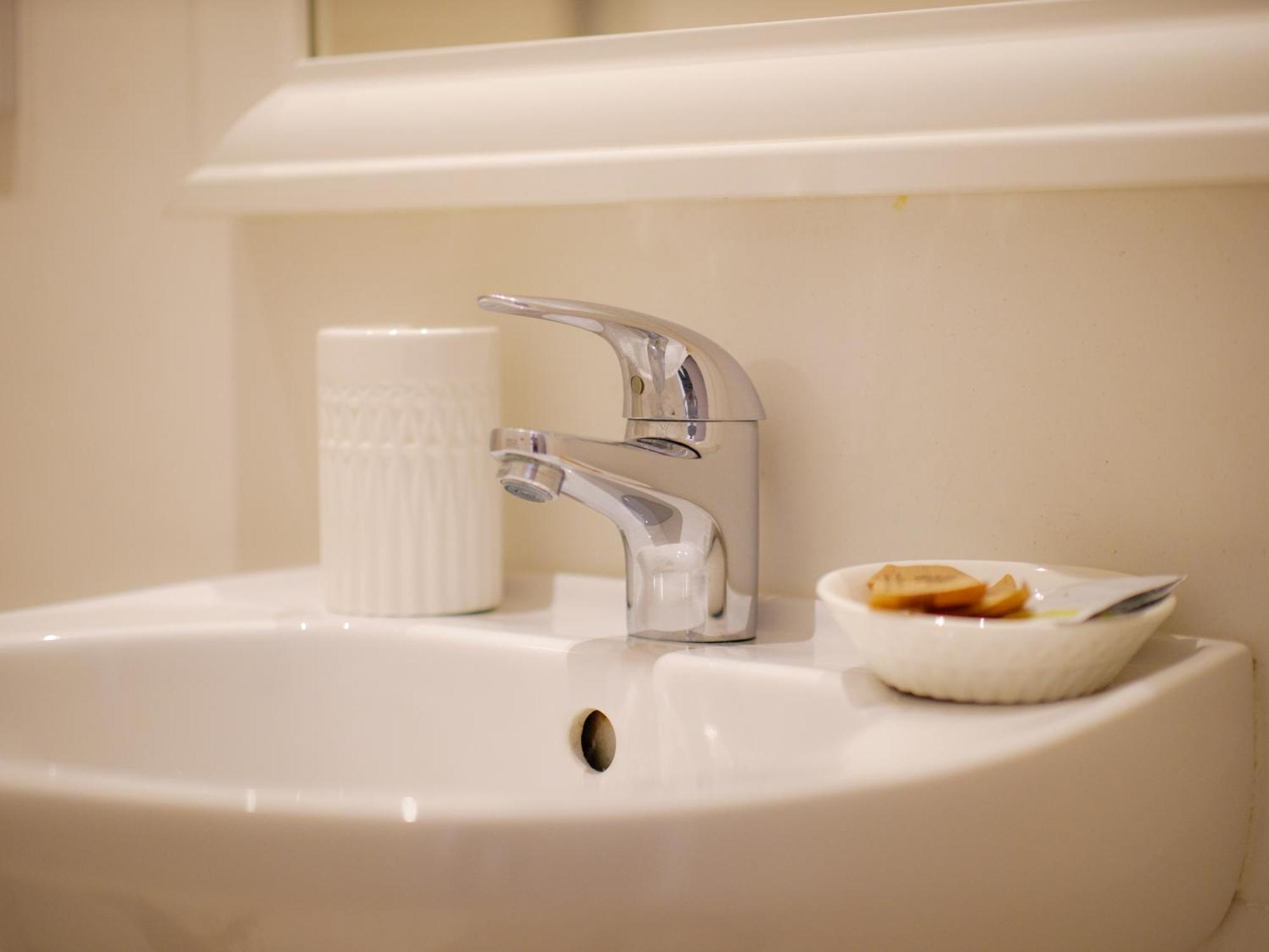 Colosseo Guest House Рим Екстериор снимка