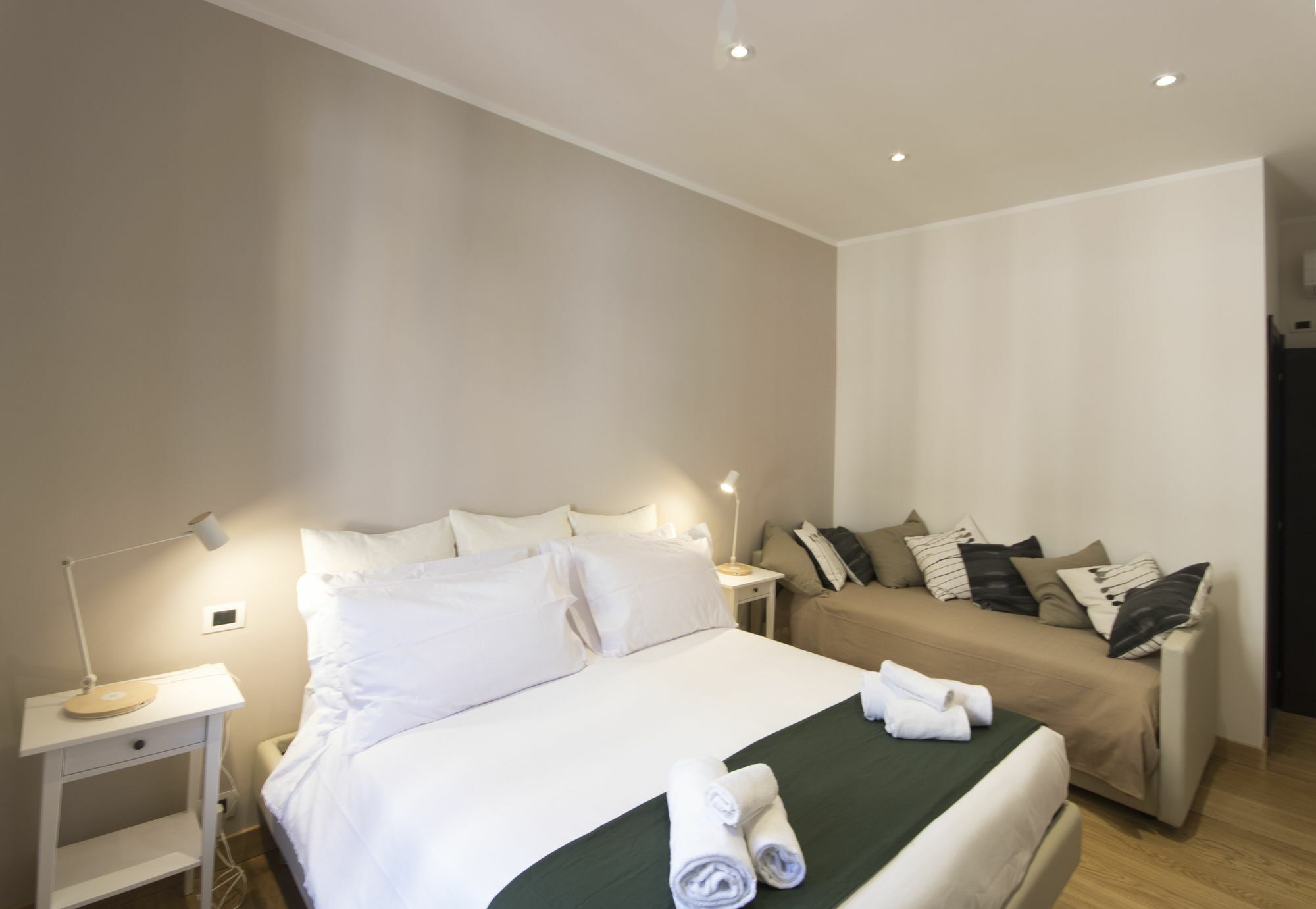 Colosseo Guest House Рим Екстериор снимка