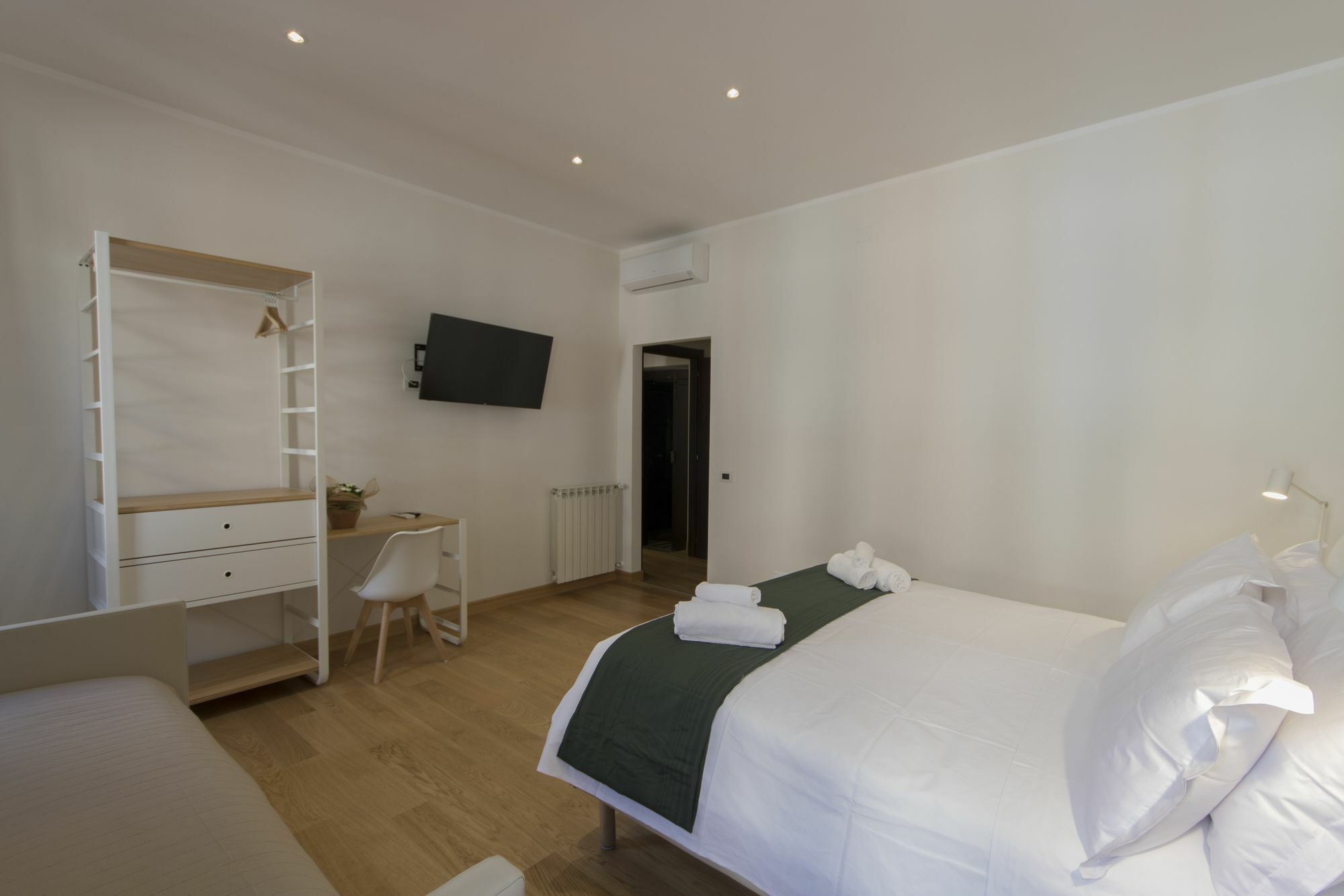 Colosseo Guest House Рим Екстериор снимка