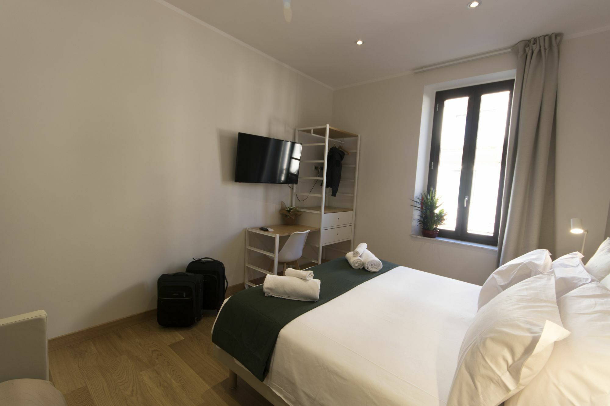 Colosseo Guest House Рим Екстериор снимка